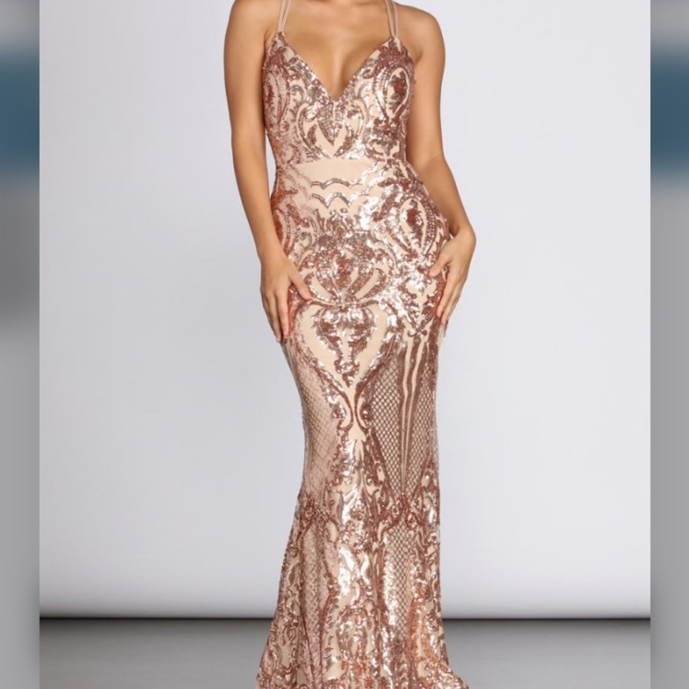 Brand New! ✨ JULIEANNE SEQUIN SCROLL DRESS